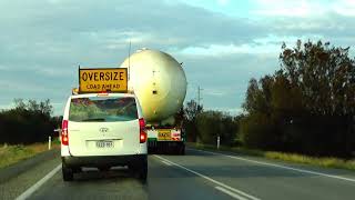 🚛 Doolans Heavy Haulage oversize on the Great Eastern Highway eastbound out of Perth 305 2023 [upl. by Suirauqram830]