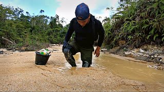 HAMPIR JADI KORBAN PASIR HISAP DI HUTAN SAAT MENCARI BATU AKIK  BERUNTUNG MASIH SELAMAT [upl. by Bilski]