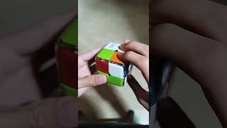 This 2x2 rubiks cube scrambles and solves itself over and over again [upl. by Enirehtahc]