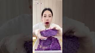 POWDERY ICE BITES asmr koreancuisine mukbang softshavedice koreanfood whiteice food [upl. by Essirahs]