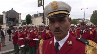 La grande parade du festival international de musique militaire [upl. by Diane-Marie652]