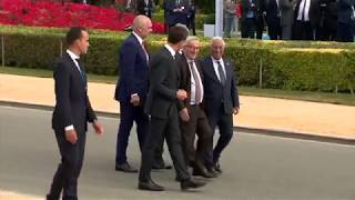 Junckers krasser BessoffskiAuftritt beim NATOGipfel in Brüssel HD Video [upl. by Oremor]