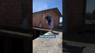 Capriola tra due tetti 🤪 catania parkour ct nhex parkourcatania cuscatania shorts [upl. by Gnart843]