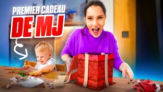 MJ fait ses premiers cadeaux pour la fête des grandsmères  🎁 [upl. by Garreth296]