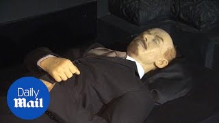 Lenin lives on Breathing model in Moscows USSR Museum  Daily Mail [upl. by Barbe]