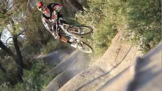 Nicolas Vouilloz explique le pilotage enduro VTT [upl. by Leur]