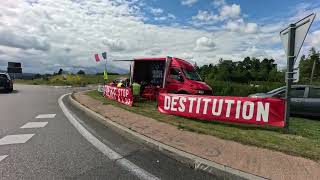 Rondpoint des Gilets jaunes Annonay Affiche le Freexit amp Article 68 de la Destitution [upl. by Aldarcy]