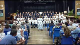 Laerskool Wesbank hou n kooropvoering onder leiding van pianis Sulayman Human [upl. by Kulda]