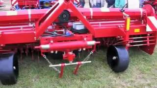 FRAISEBUTTEUSE  GRIMME DYCKERS GF 904 [upl. by Lexine44]