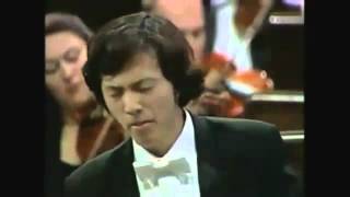 Yundi Li plays Chopins Piano Concerto No 1 in E minor Op 11 2nd Movement Romance Larghetto [upl. by Zaremski380]