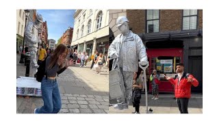 Captures that makes you laugh with Silverman statue on the streets of London streetart foryou [upl. by Rydder898]