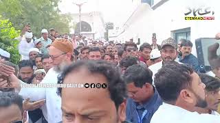 AIMIM Chief Barrister Asadudidn Owaisi Offers NamazEJumma At Jama Masjid Aurangabad [upl. by Barnett51]