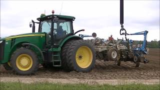 JOHN DEERE 8285R PLANTING CORN SK FARMS 2018 CORN PLANTING 1 [upl. by Aetnahs]