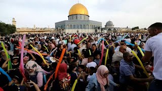 Palästinensische Muslime feiern das Ende des Ramadan  AFP [upl. by Nahta]