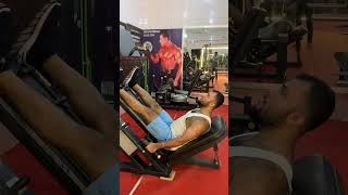 Leg press 👍shorts motivation fitness foryou viralvideo workoutmotivation lifestyle gym [upl. by Eseila]