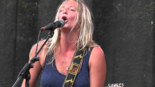 Lissie  Pursuit of Happiness Live  Lollapalooza 8711 [upl. by Lubbock]