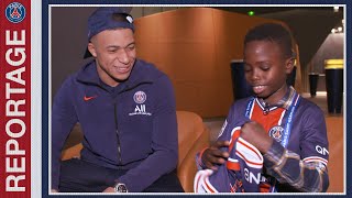 Lincroyable rencontre de Saliou avec les joueurs du Paris SaintGermain [upl. by Irahcaz]