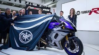 Unleashing the Beast The AllNew 2025 Yamaha R1 Redefines Speed [upl. by Bettine696]