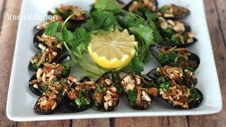 CHEM CHÉP NƯỚNG MỠ HÀNH Vietnamese grilled mussels [upl. by Lehcem]