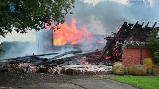 Zeer grote brand in schuur bij zorgboerderij in Visvliet [upl. by Eninnej]