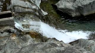 Maggia Wasserfall Maggiatal  Cascata di Maggia  Maggia Waterfall  Casa alla Cascata [upl. by Hacker]