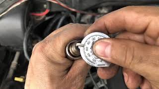 Como quitar las bobinas y bujias de una 9703 Ford F150 13 [upl. by Yerggoeg]