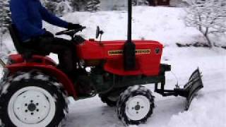 kompakt traktor Yanmar YM1510 4x4  snöblad  snöplog by Bushcrafttradingcom [upl. by Nnyleve]