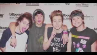 Social Casualty  5SOS  ESPAÑOL [upl. by Charlene411]