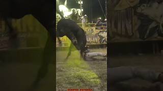 JARIPEO EXTREMO TORAZO EL SADICO DE LOS DESTRUCTORES 😱🐂🔥 jaripeo shorts [upl. by Sheelah]