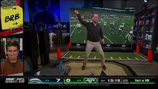 Peyton Mannings No Huddle Hand Signals are Wild  Monday Night Football with Peyton amp Eli [upl. by Vitale]