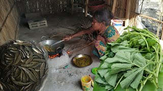 Santali mother cooking latha fish recipe with laushak  fish cooking curry Indian tribe people life [upl. by Sailesh697]