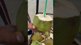 Agua fresca de coco en atacames ecuador [upl. by Lemej]