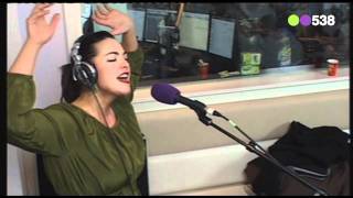 Radio 538 Caro Emerald  Stuck Live bij Evers Staat Op [upl. by Akceber]