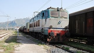 Treni  Mezzi Militari Esercito Italiano Treno Militare con VCC Dardo in transito a Ficarazzi [upl. by Uzial409]