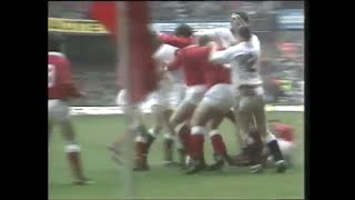 Wade Dooley breaks Phil Davies jaw [upl. by Noryd]