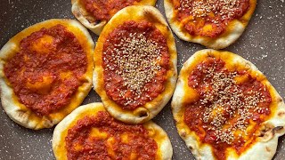 MUHAMMARA Pies  DELICIOUS Vegan Syrian Fatayer  مناقيش\فطاير المحمرة الشهية [upl. by Corabel643]