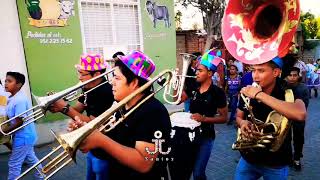 Los chinelos  Banda La Diabla  Convite Atzompa Febrero 2019 [upl. by Anitsim153]