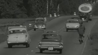 Tollkühne Autofahrer in den 60ern  SRF Archiv [upl. by Ainak]