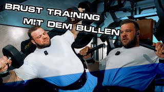 Manche Menschen wollen die Welt einfach nur brennen sehenBrustworkout mit IFBB PRO Georg Behringer [upl. by Koblas]