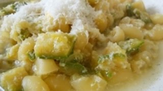 Pasta e zucchine alla napoletana [upl. by Leachim]