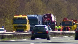 Opnieuw twee ongelukken op A2 tussen Maarheeze en Valkenswaard [upl. by Yrruc260]