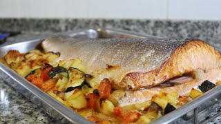 Como hacer salmón al horno con verduras y patatas Salmón al horno Salmón [upl. by Bushore]