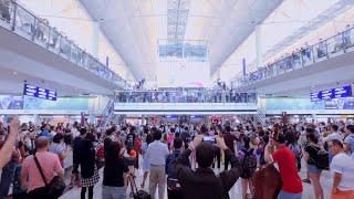 Flash Mob  Amazing Orchestra Performance at the Airport HD 🎵💃🏽 [upl. by Regen]