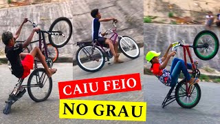 Menor caiu na rua do grau [upl. by Musetta299]