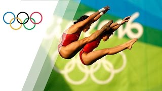 Chinese pair wins Womens Synchronised Diving 10m gold [upl. by Jehial]