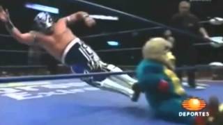 Mexican Wrestler Dropkicks Midget in a Monkey suit [upl. by Naivatco304]