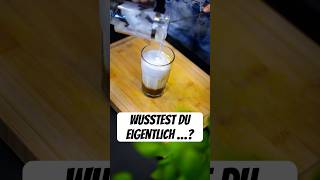 So schäumst du Milch in SEKUNDEN auf ☕✨ tippsundtricks [upl. by Ennoitna]