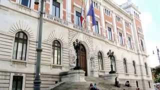 Roma Piazza Parlamento con Palazzo Montecitorio visto dal retro [upl. by Enuj]