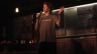 Roken amp Plassen Onder De Douche  Rick Broers StandUp Comedy [upl. by Perri215]