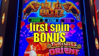 1st Spin Bonus BULL BLITZ Slot Machine  Fontainebleau Las Vegas slots [upl. by Maximilianus]